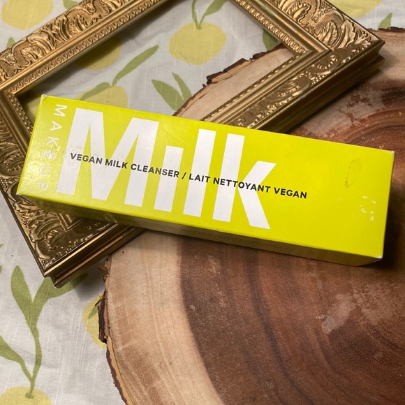 MILK vegan milk cleanser - Picture 3 of 4